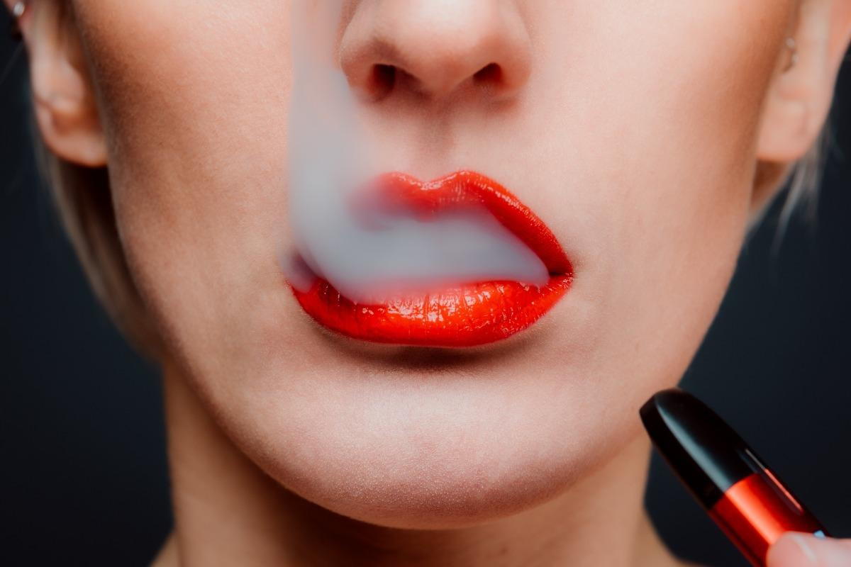 Poți să vapezi cu aparat dentar? Adevărul pe care trebuie să-l știi cu